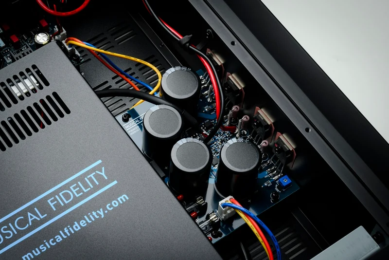 Musical Fidelity M6xi | Amplificateur stéréo intégré 220Watts/Canal