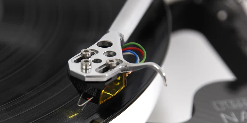 Rega RB Titanium – Bras de lecture de référence pour table tournante