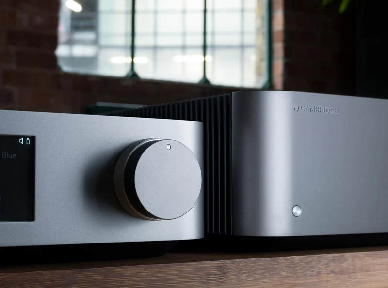Cambridge Audio EDGE A - Amplificateur stéréo intégré 100 W/canal, Bluetooth (Occasion, État Neuf)