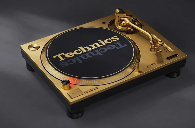 Technics SL-1200M7G 55e Anniversaire Édition limitée | Table tournante à entraînement direct iconique (Précommande. Une de chaque couleur seulement disponible le 18 octobre)