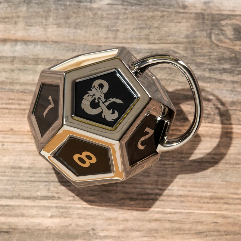 Dungeons & Dragons Becher in W12-Form