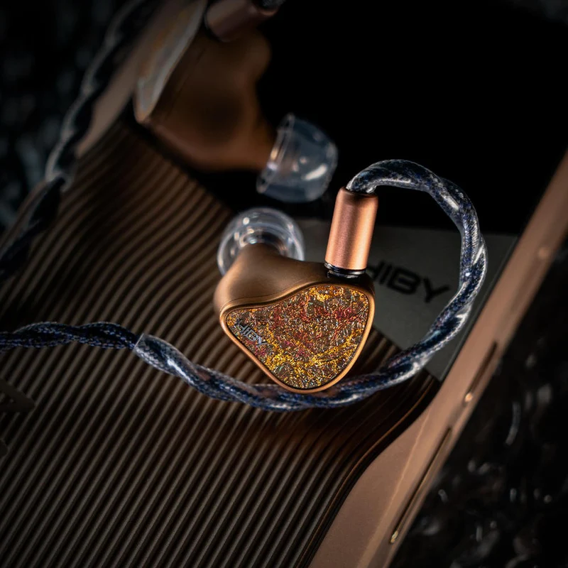 Hiby "The Golden" - 10th Anniversary Bundle (IEMs + DAP)
