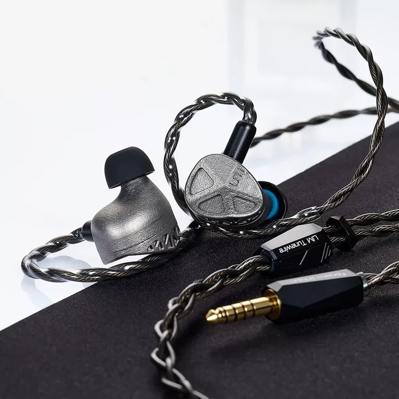 Unique Melody Stardust - 6 Driver Premium IEMs