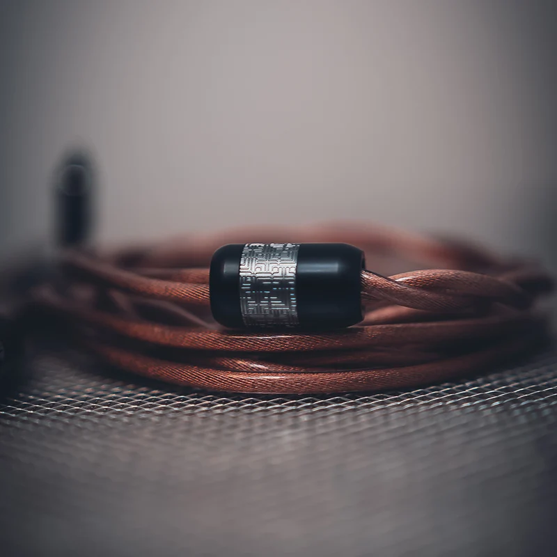 Plussound VOLTA - High-End Tribryd IEMs