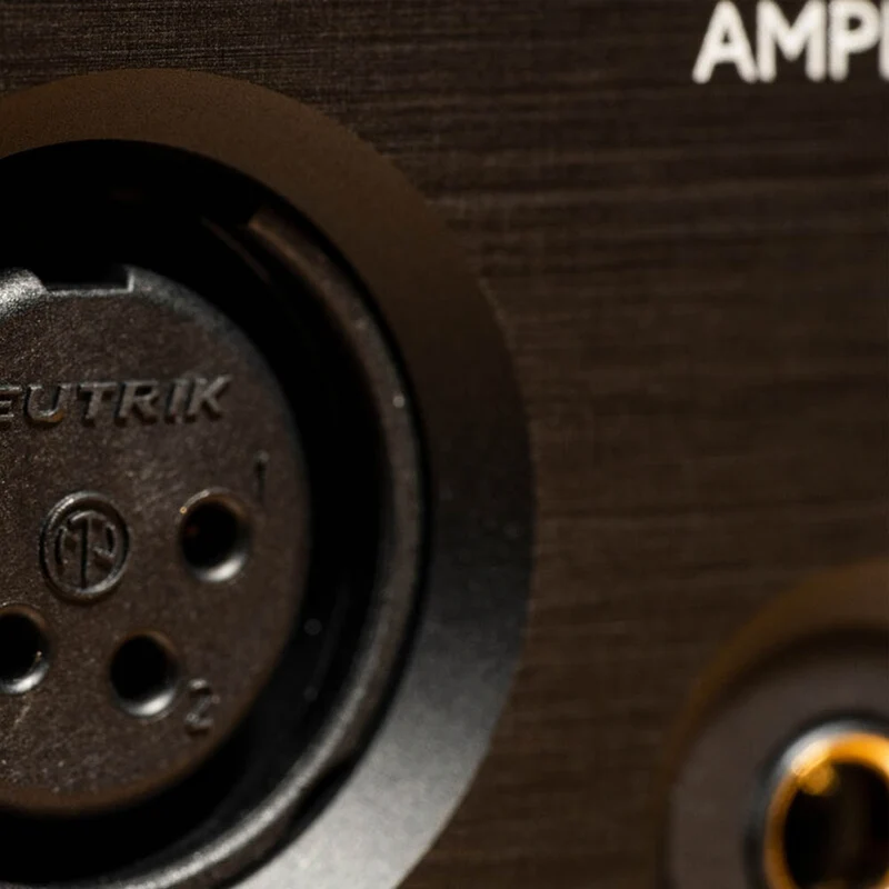 VIOLECTRIC HPA V222 - Symmetrischer Kopfhörerverstärker