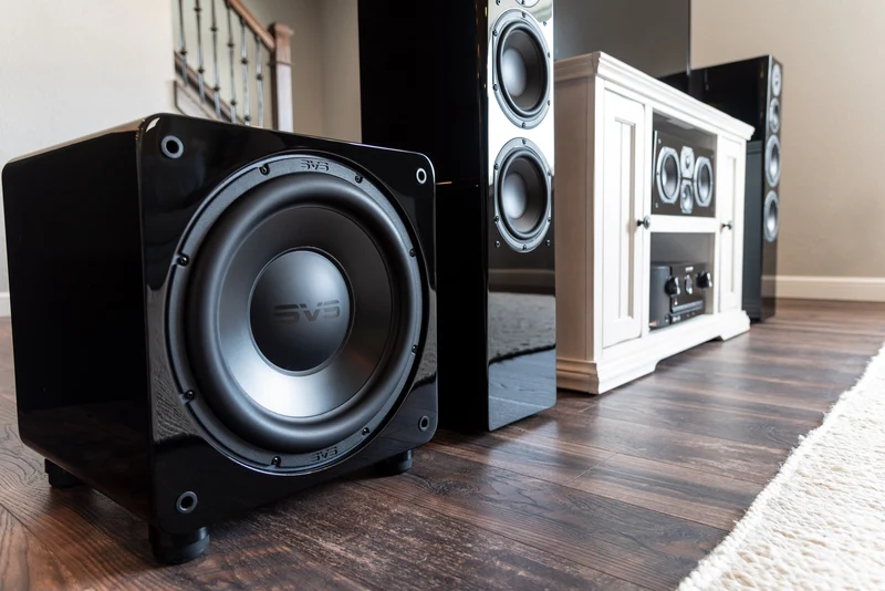 SVS SB-3000R | Caisson de basses 1200Watts avec HP de graves de 13''