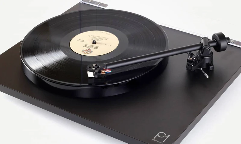 REGA Planar 1 - Table tournante « Plug and Play » avec cartouche carbon
