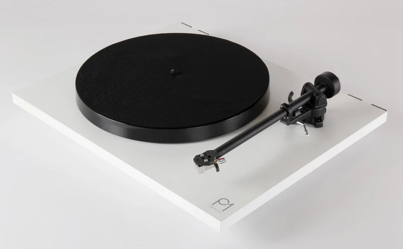 REGA Planar 1 - Table tournante « Plug and Play » avec cartouche carbon