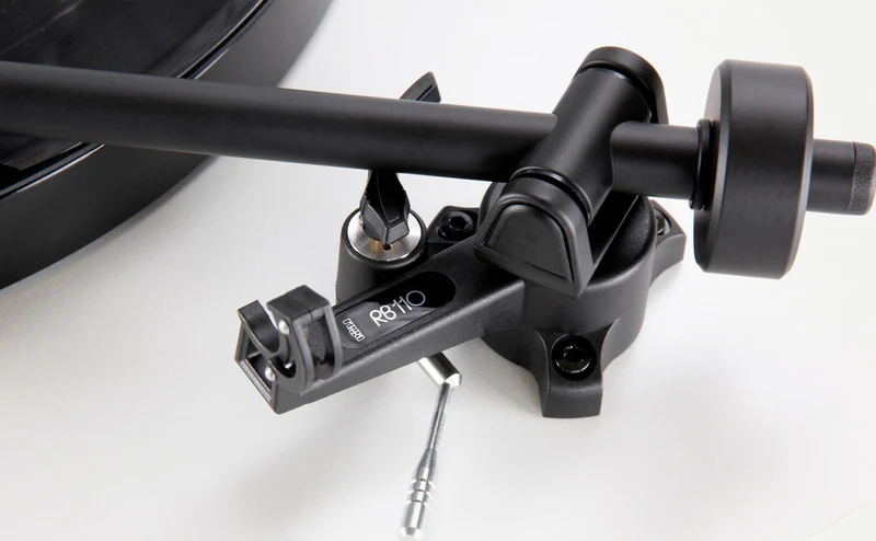 REGA Planar 1 - Table tournante « Plug and Play » avec cartouche carbon
