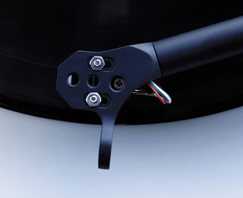 REGA Planar 1 - Table tournante « Plug and Play » avec cartouche carbon