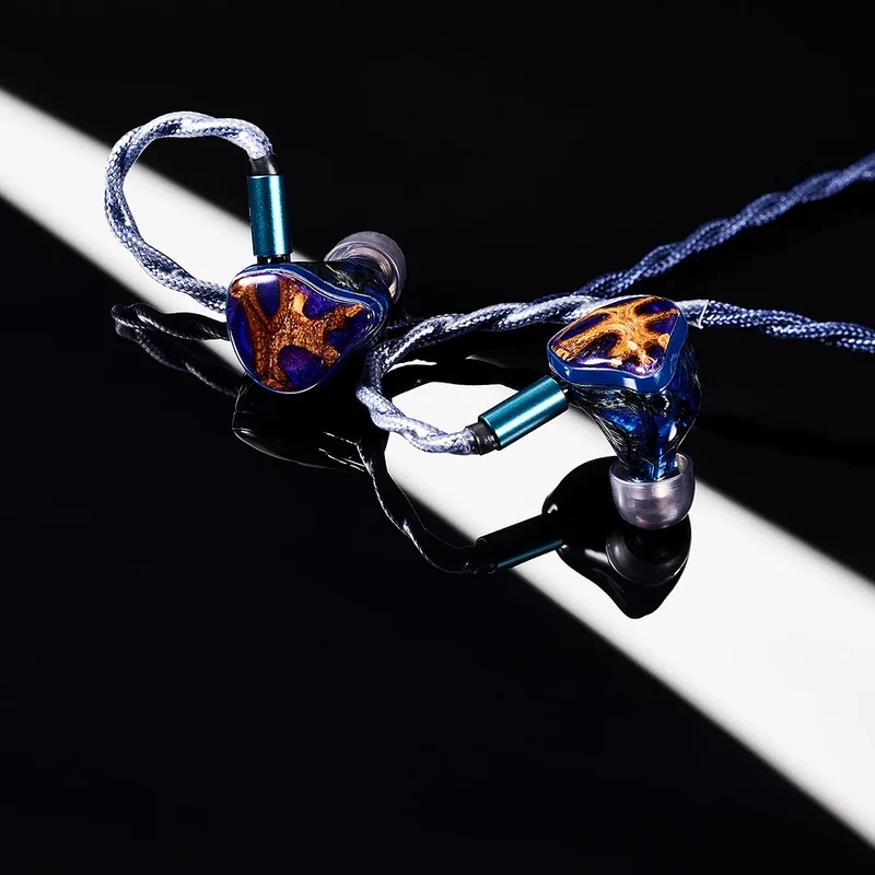 Unique Melody The Multiverse Mentor - Hybrid Flagship IEM