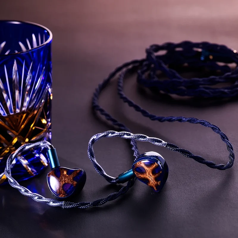 Unique Melody The Multiverse Mentor - Hybrid Flagship IEM