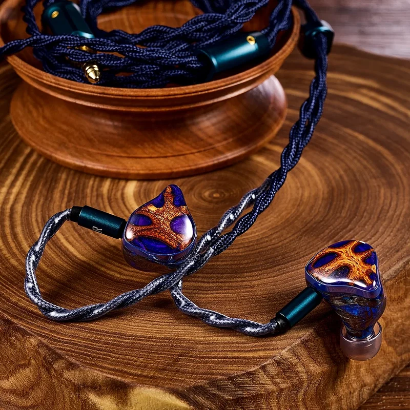 Unique Melody The Multiverse Mentor - Hybrid Flagship IEM