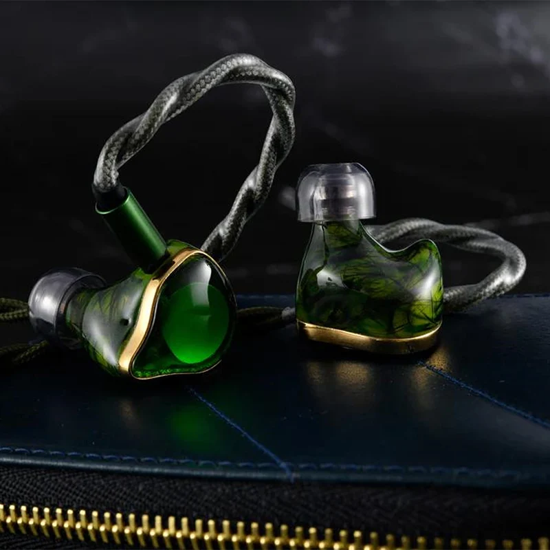 Unique Melody The Multiverse Mentor - Hybrid Flagship IEM