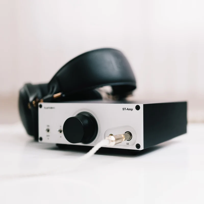 EarMen ST-Amp - Fully Balanced DAC / Headphone Amp / Preamp