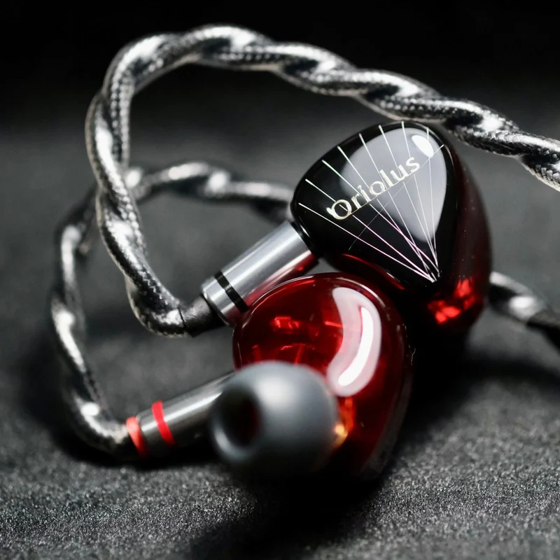 Oriolus Traillii "Black & Red" Special Edition