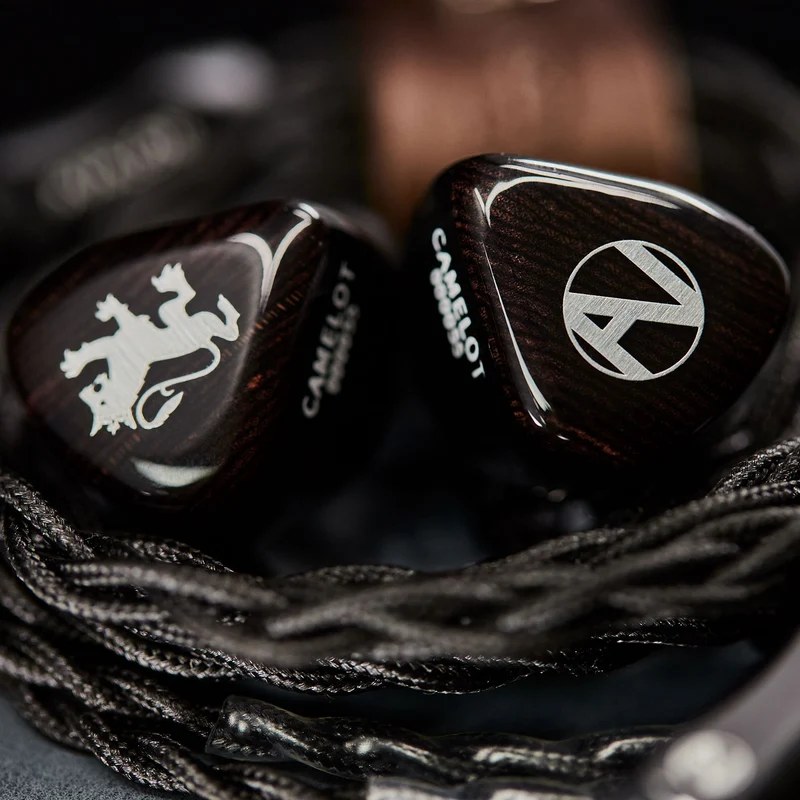 Nostalgia Audio Camelot - Tribrid Referenz In-Ear Monitor