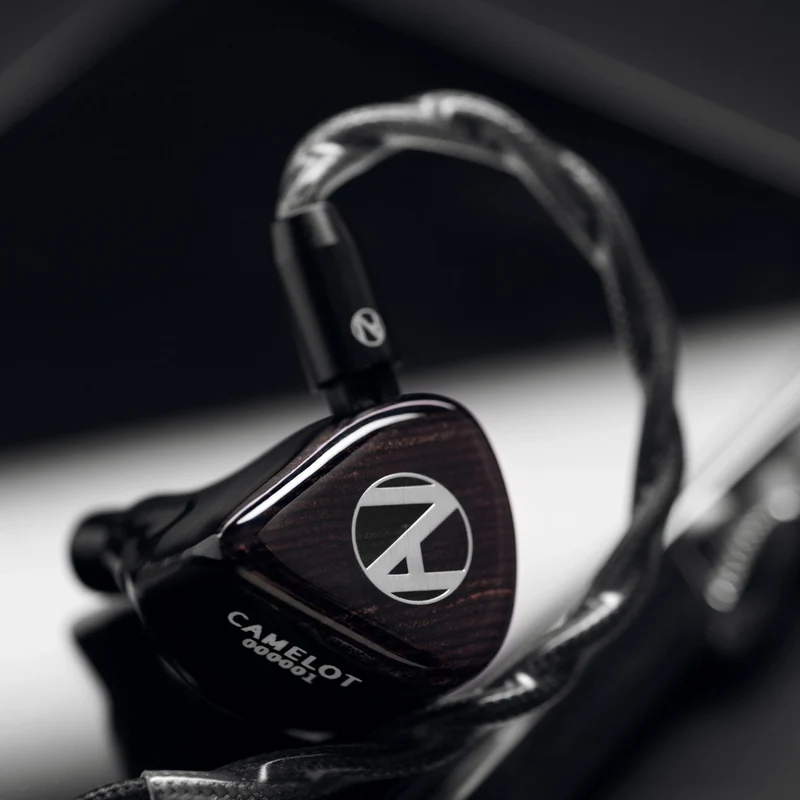 Nostalgia Audio Camelot - Tribrid Referenz In-Ear Monitor