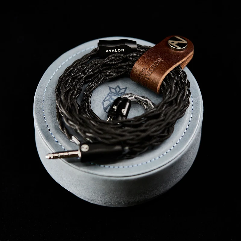 Nostalgia Audio Camelot - Tribrid Referenz In-Ear Monitor