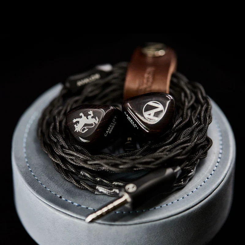 Nostalgia Audio Camelot - Tribrid Referenz In-Ear Monitor