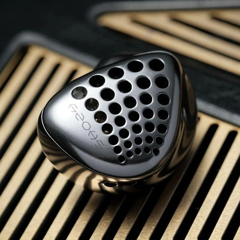 Shozy BLACK HOLE - Halboffener Premium IEM