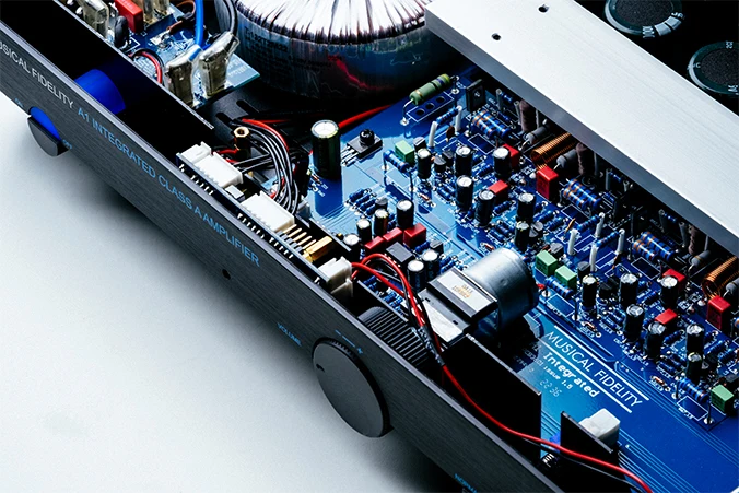 Musical Fidelity A1 - Amplificateur intégré classe A dynamique 25W/C, entrée phono
