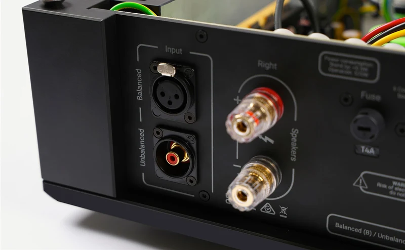 REGA Solis | Amplificateur de puissance 168Watts/Canal