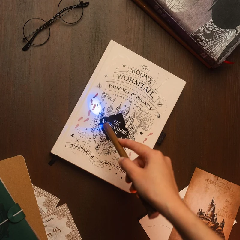 Harry Potter Carnet Premium avec Stylo Baguette