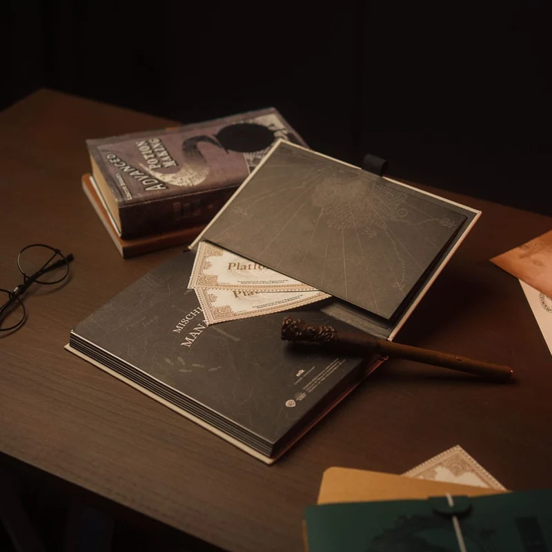 Harry Potter Carnet Premium avec Stylo Baguette