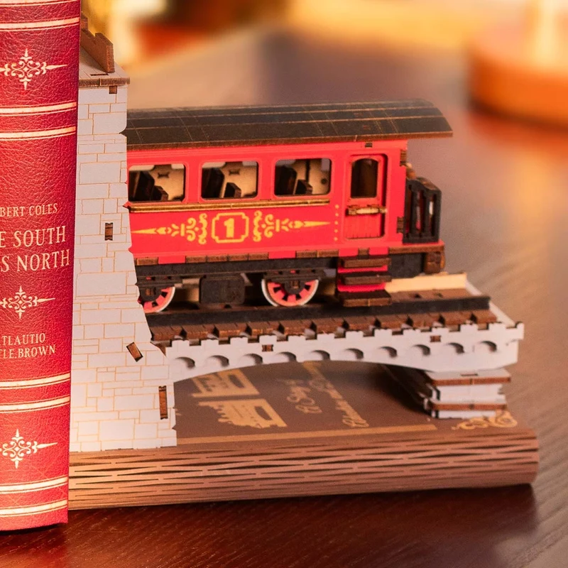 Kit de construction en bois pour serre-livres – Train du siècle
