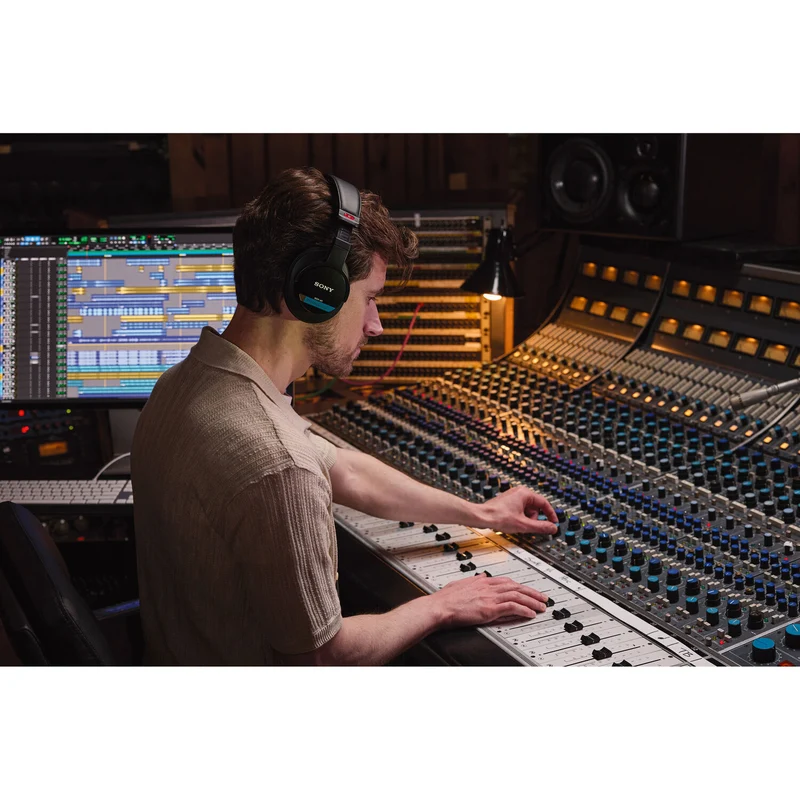 Sony MDR-M1 Closed Back Headphones
