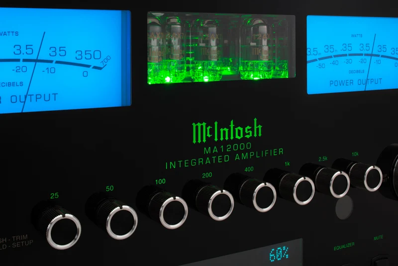 McIntosh MA12000 - Amplificateur intégré hybride 350 Watts par canal