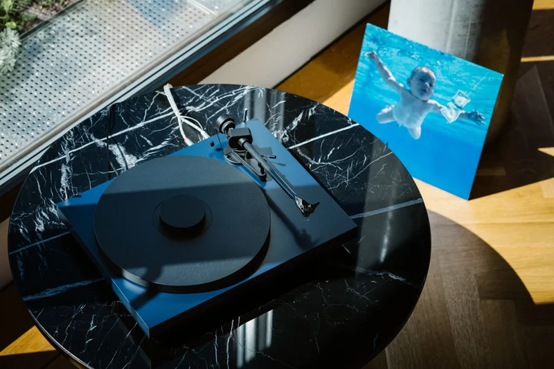 Pro-Ject Debut EVO 2 - Table tournante haut de gamme avec cartouche Pick It MM EVO