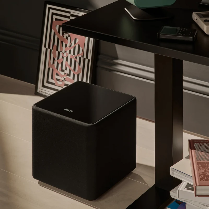 KEF Kube 8 - Caisson de basses actif scellé de 8 pouces à projection frontale 300 Watts