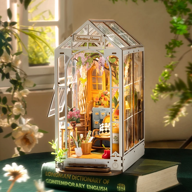 Kit de construction en bois Book Nook – Maison de jardin