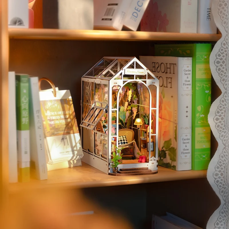 Kit de construction en bois Book Nook – Maison de jardin