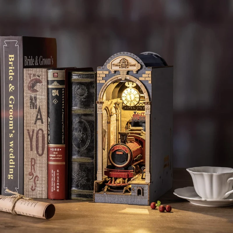 Kit de construction en bois Book Nook – Voyage dans le temps