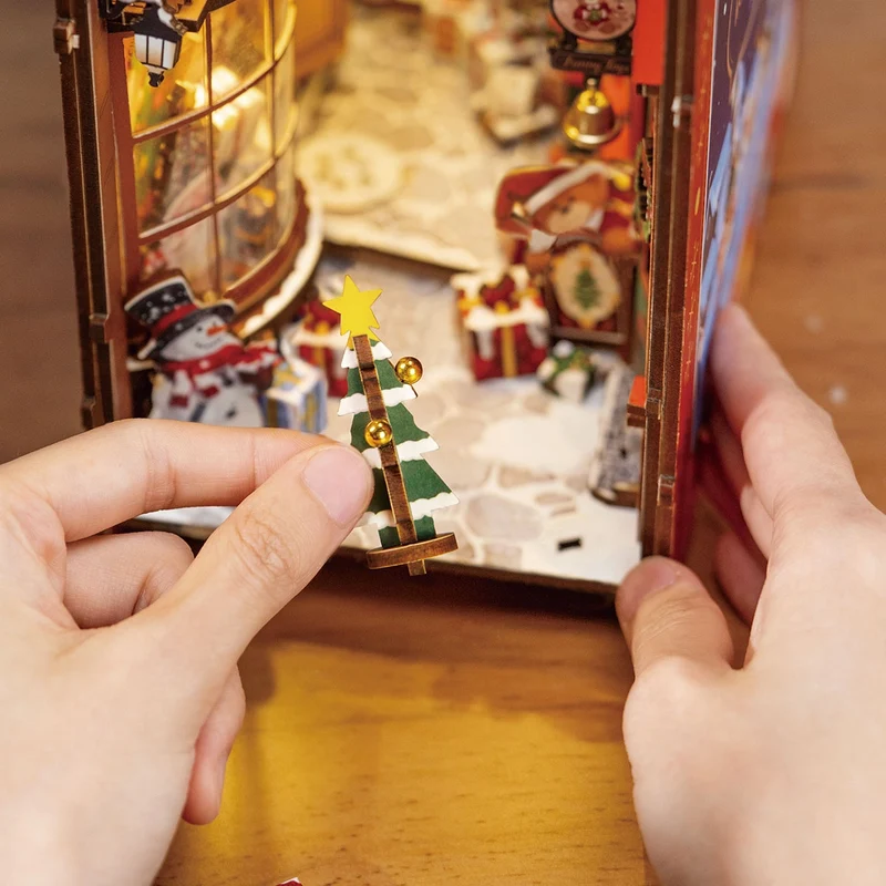 Kit de construction en bois Book Nook – Rue de Noël