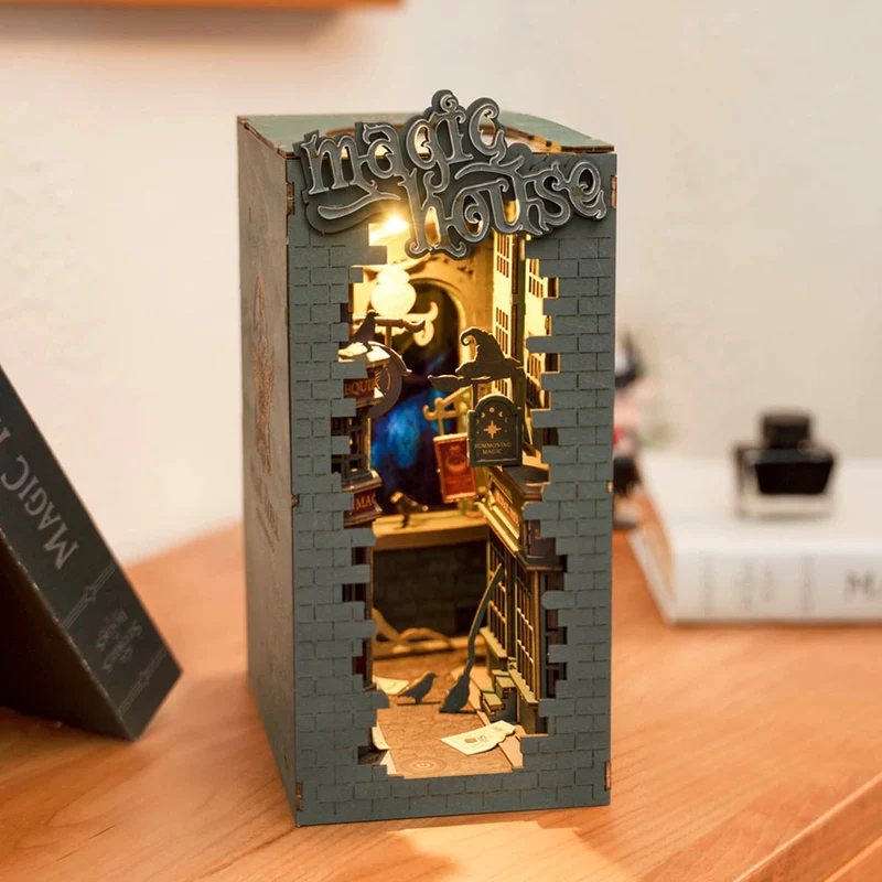 Kit de construction en bois Book Nook – Allée magique