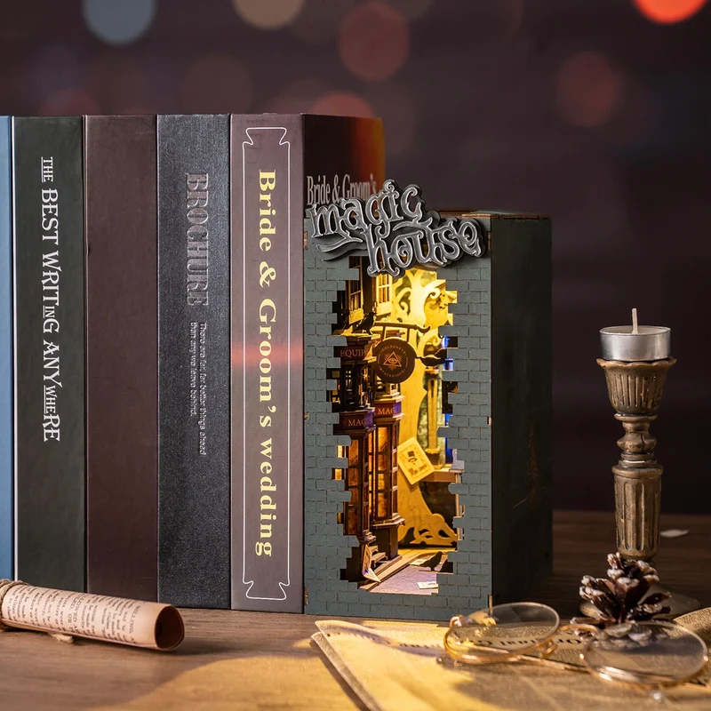 Kit de construction en bois Book Nook – Allée magique