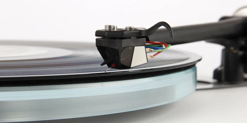 REGA | Planar 3 RS | Table Tournante avec cartouche Nd5 (quantitées limitées)