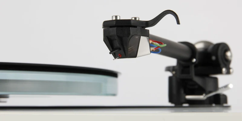 REGA | Planar 3 RS | Table Tournante avec cartouche Nd5 (quantitées limitées)