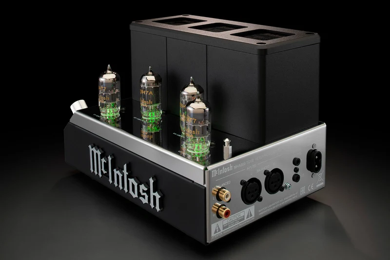 McIntosh MHA200 | Amplificateur de casques d'écoute à 4 tubes et compact