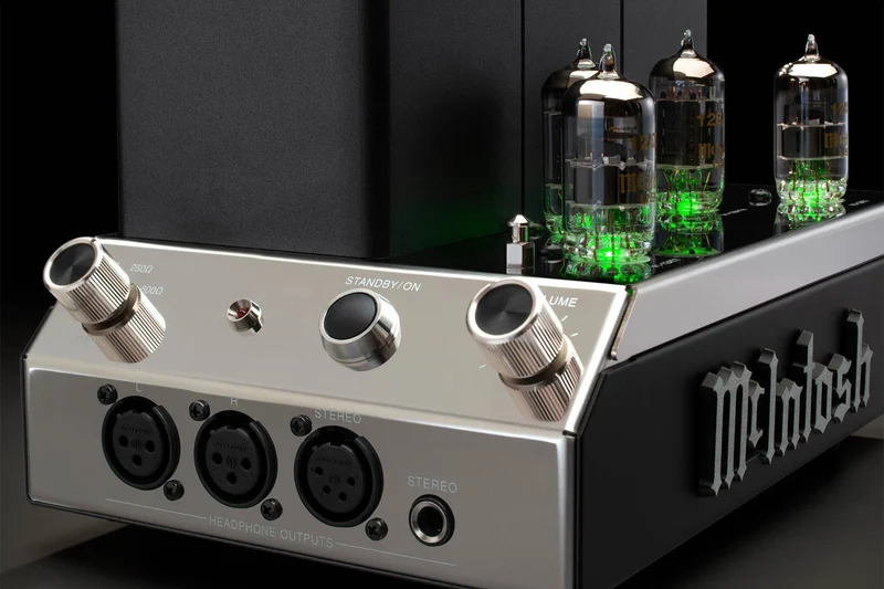 McIntosh MHA200 | Amplificateur de casques d'écoute à 4 tubes et compact