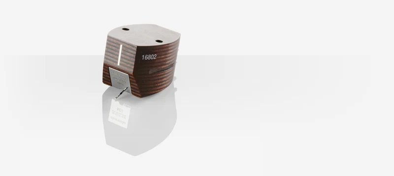clearaudio Concept Signature TT068WD - Table tournante haut de gamme avec cartouche Jubilee MM (Bois)