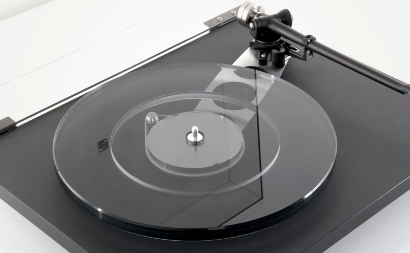 REGA Planar 6 - Table tournante avec cartouche Ania et alimentation NEO MK2 incluse