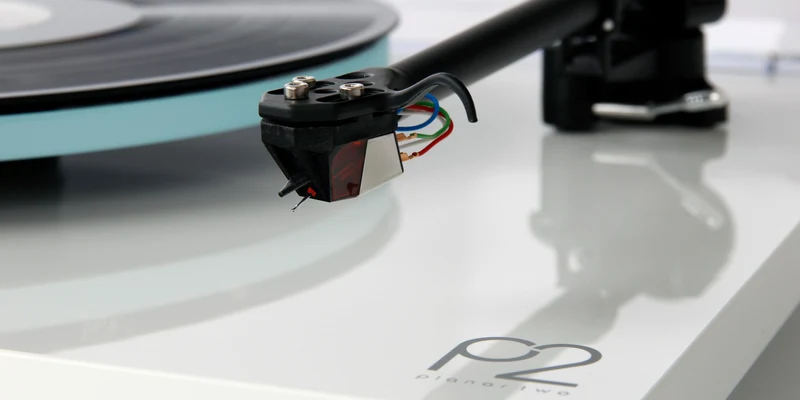 REGA Planar 2 - Table tournante « Plug and Play » avec cartouche ND3