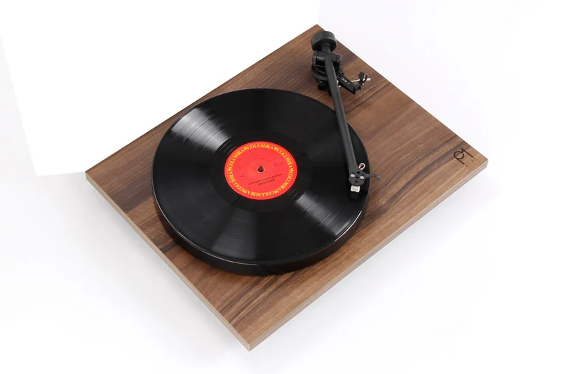 REGA Planar 1 Plus - Table tournante « Plug and Play » avec avec Fono Mini A2D