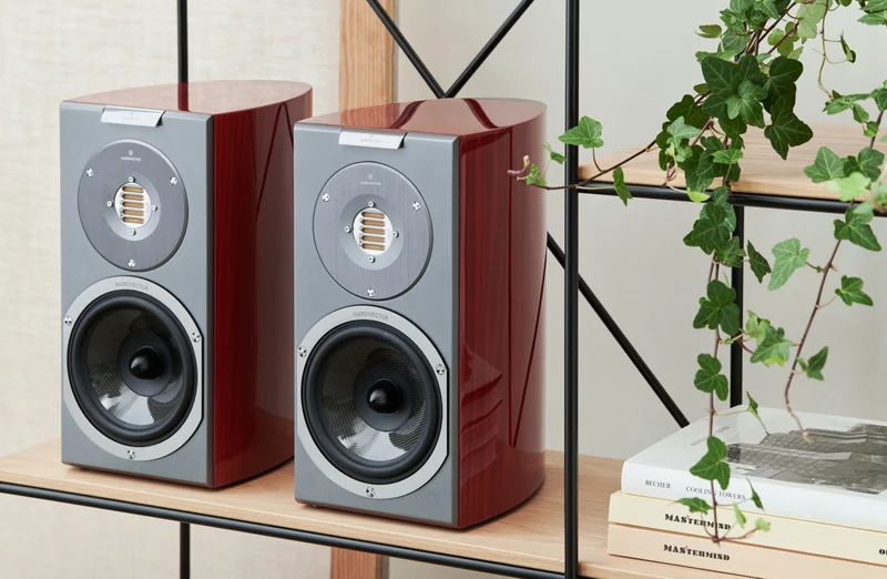 Audiovector R1 Arrete - Enceintes compactes d'étagère haute-fidélité performantes