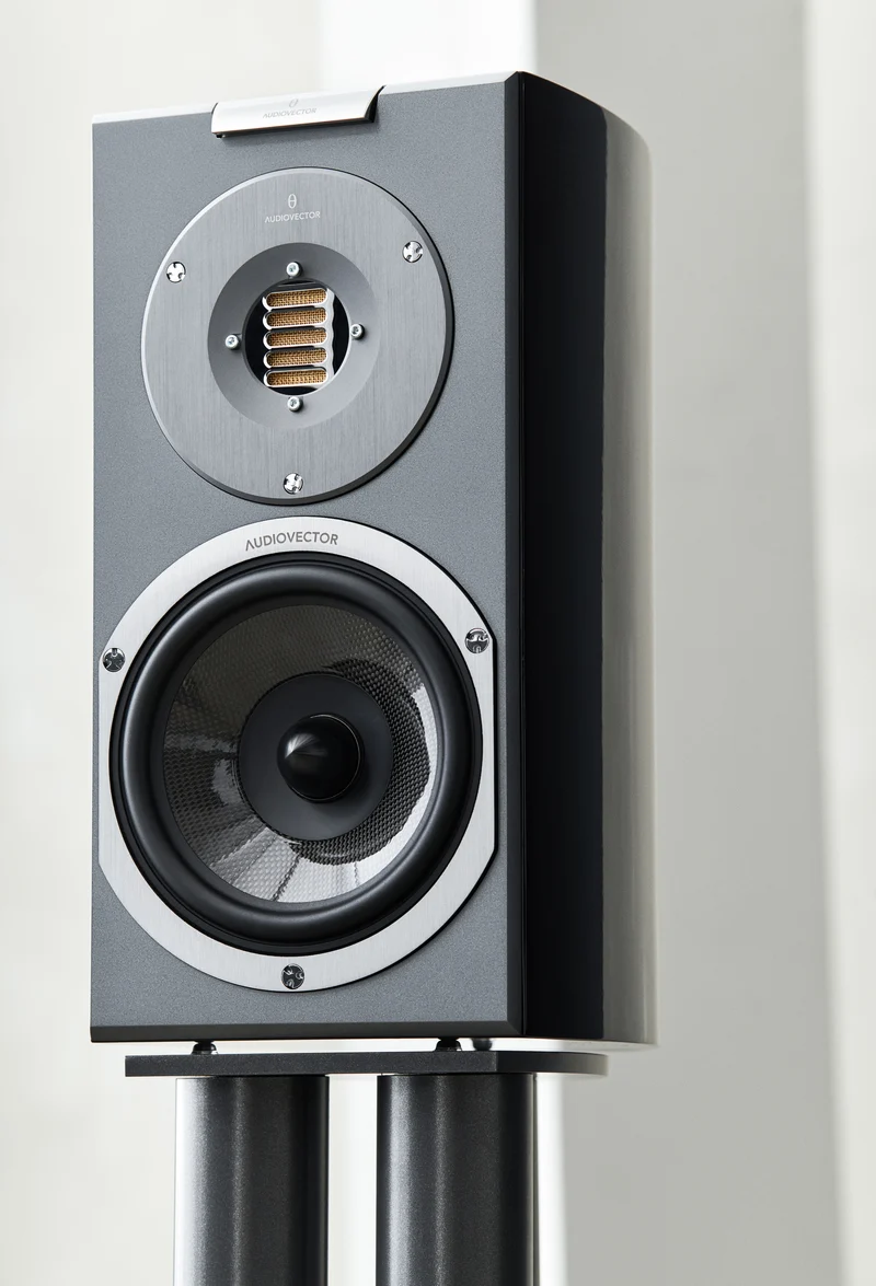 Audiovector R1 Arrete - Enceintes compactes d'étagère haute-fidélité performantes